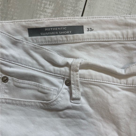 GAP White Women's Denim Cutoff Shorts with Subtle Embroidery - Picture 2 of 6